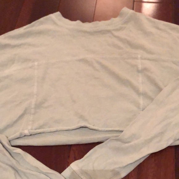 Size small cropped long sleeve. From garage - Picture 2 of 4
